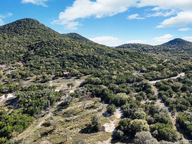 207 Roadrunner Trl, House other with 1 bedrooms, 1 bathrooms and null parking in Utopia TX | Image 5
