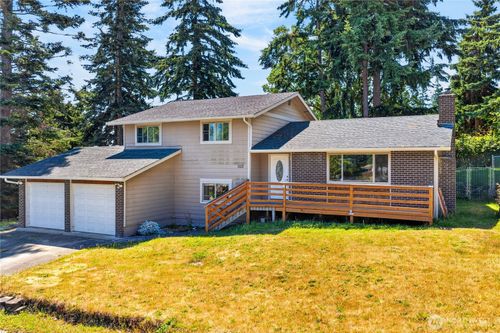 1113 Sw 2nd Ave, Oak Harbor, WA, 98277-5313 | Card Image