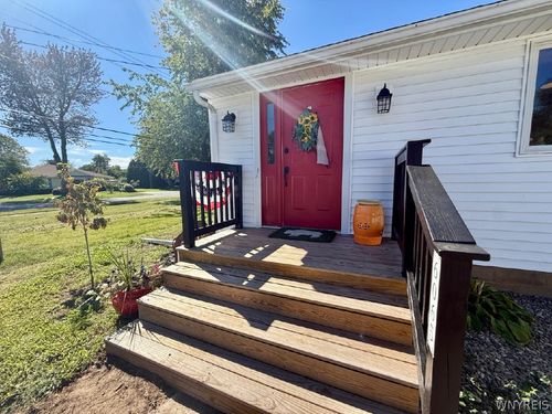 6065 Ketchum Ave, Newfane, NY, 14108-1035 | Card Image