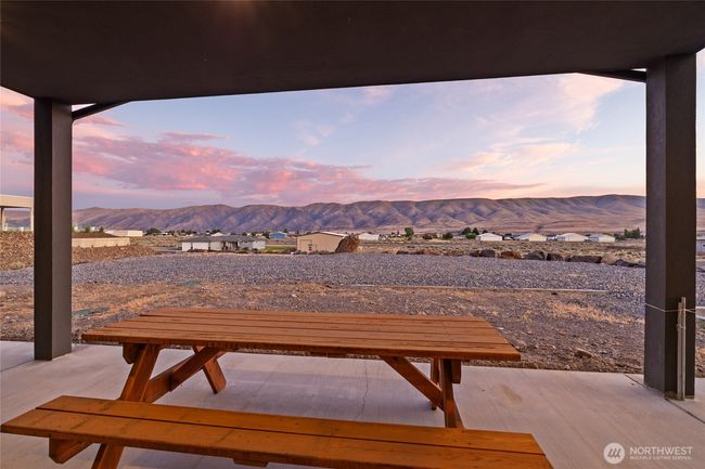 101 Wren Loop N, House other with 3 bedrooms, 3 bathrooms and 3 parking in Mattawa WA | Image 6
