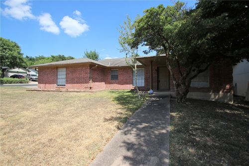 7017 Crosswood Dr, Austin, TX, 78745-5413 | Card Image