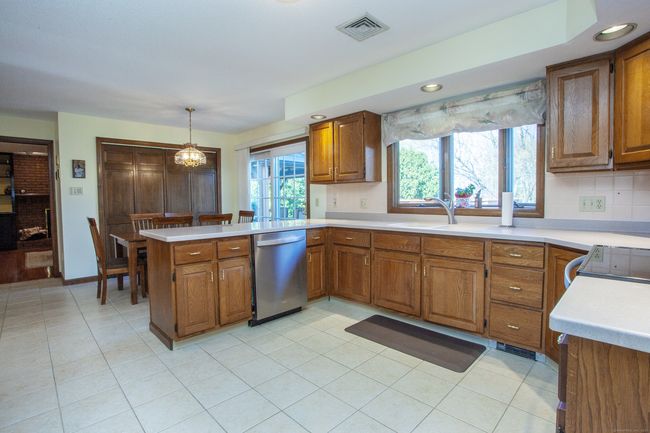 Large open kitchen. | Image 5