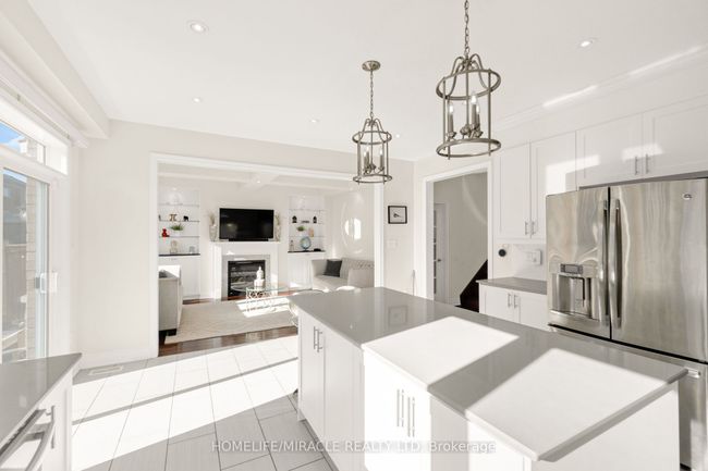49 Lavallee Cres, House other with 6 bedrooms, 5 bathrooms and 4 parking in Brampton ON | Image 15