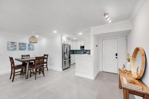 2126-4125 Carambola Cir S, Coconut Creek, FL, 33066-2570 | Card Image