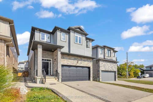 321 Carriage Way, Waterloo, ON, N2K0C2 | Card Image