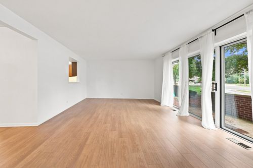 1s-1025 S Fernandez Ave, Arlington Heights, IL, 60005-3000 | Card Image