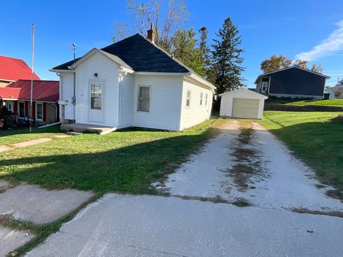 313 W Elm St, West Union, IA, 52175-1315 | Card Image