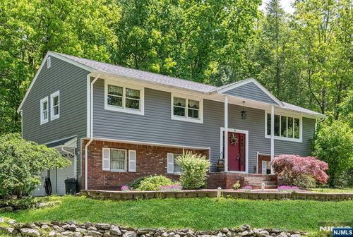 19 Rabbit Run, Newfoundland, NJ, 07435-1618 | Card Image