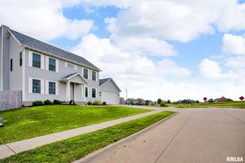 1265 W 63rd St, Davenport, IA, 52806-2086 | Card Image