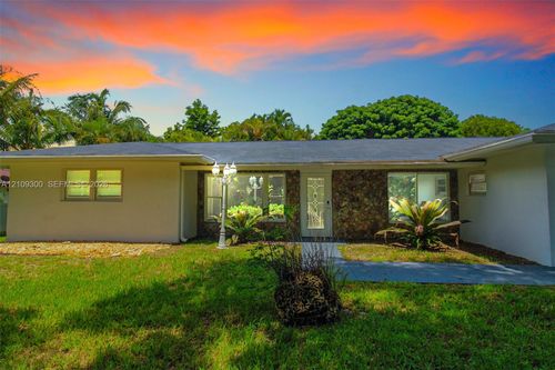5785 Sw 160th Ave, Southwest Ranches, FL, 33331-1416 | Card Image