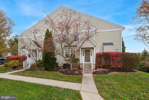 2-63 Granite Ln, CHESTER SPRINGS, PA, 19425-3822 | Card Image