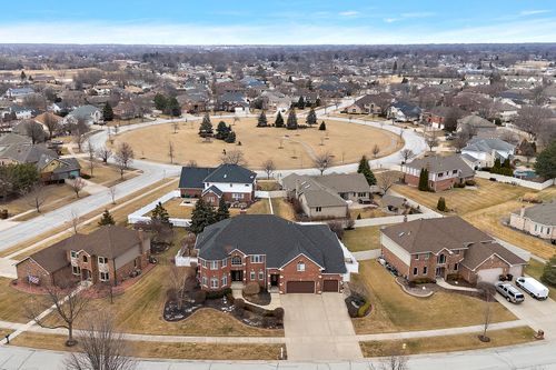 7832 Joliet Dr S, Tinley Park, IL, 60477-4574 | Card Image