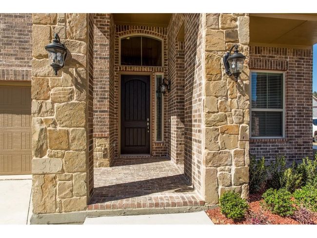Front Entry | Image 4