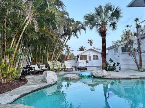 701 Broadway St, LONGBOAT KEY, FL, 34228-1011 | Card Image