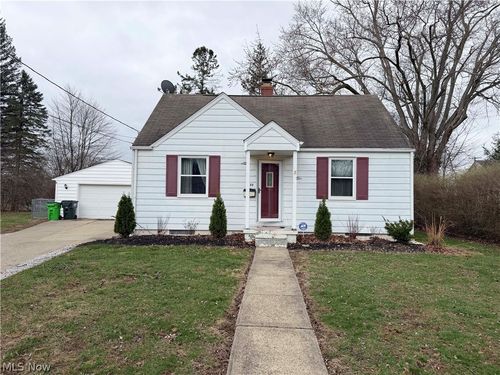 832 S Valley Blvd Nw, North Canton, OH, 44720-2770 | Card Image