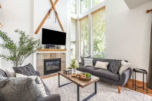 apt-c1-6042 Fox Pointe Cir, Park City, UT, 84098-7586 | Card Image