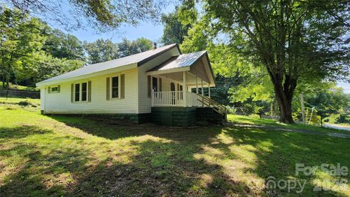 844 Connahetta St, Murphy, NC, 28906-2858 | Card Image