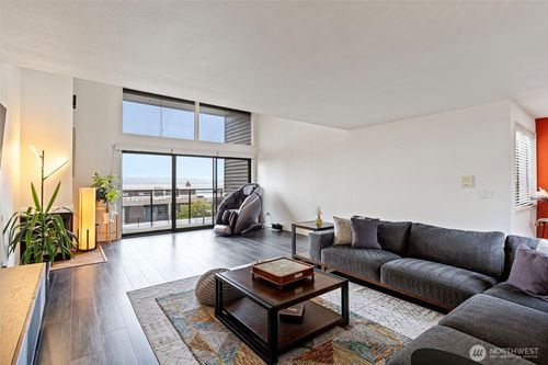 9-611 State St S, Kirkland, WA, 98033-6633 | Card Image