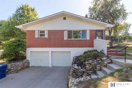 3401 Sherwood Dr, Bellevue, NE, 68147-2326 | Card Image