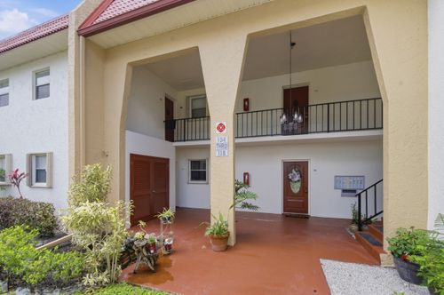 112 Lake Anne Drive, West Palm Beach, FL, 33411 | Card Image