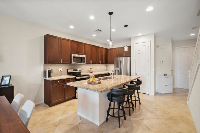 524 Sw Glen Crest Way, Condo with 3 bedrooms, 3 bathrooms and null parking in Stuart FL | Image 9