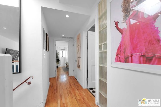 2 - 8319 Waring Ave, Condo with 2 bedrooms, 2 bathrooms and 1 parking in West Hollywood CA | Image 19