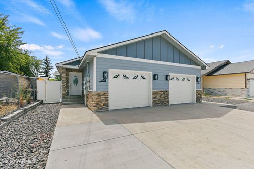 1900 W Mead Ave, Yakima, WA, 98902-5784 | Card Image