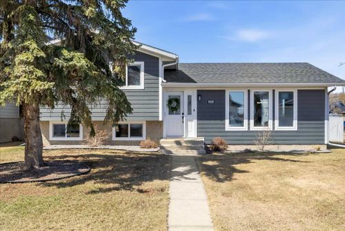 9522 95 St, Morinville, AB, T8R1H9 | Card Image