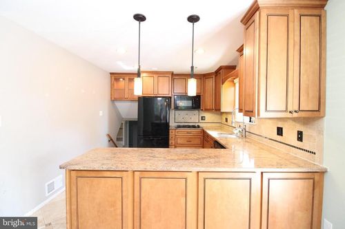 5204 Queensberry Ave, SPRINGFIELD, VA, 22151-1818 | Card Image