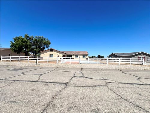 40719 171st St E, Lake Los Angeles, CA, 93535-7406 | Card Image