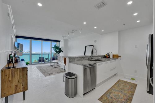 811-601 Ne 36th St, Miami, FL, 33137-3911 | Card Image