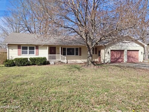 111 Maple St, Lamar, MO, 64759-1052 | Card Image