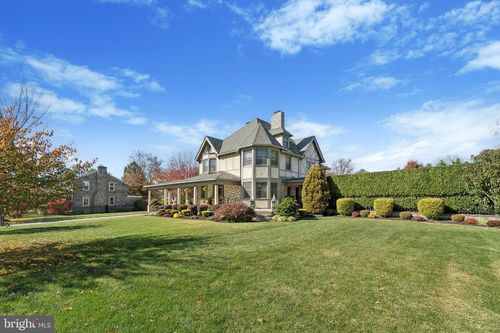 204 E Manoa Rd, HAVERTOWN, PA, 19083-3926 | Card Image