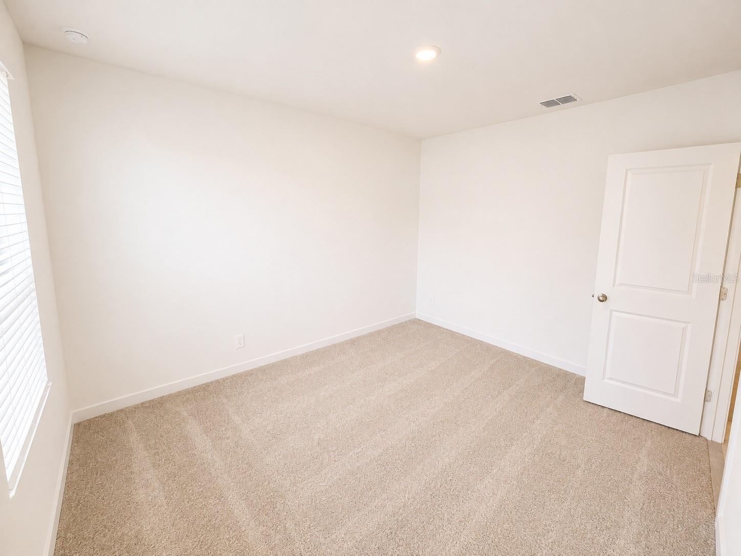 Residential Lease in EAGLE LAKE 3