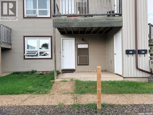 101 - 525 Dufferin Ave, Condo with 2 bedrooms, 1 bathrooms and null parking in Estevan SK | Card Image