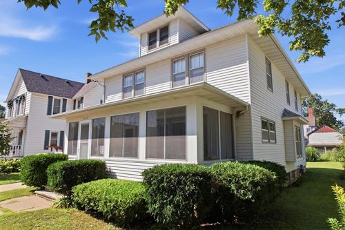 564 Wabasha Street W, Winona, MN, 55987 | Card Image