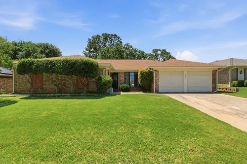 720 Huntwich Dr, Bedford, TX, 76021-2119 | Card Image