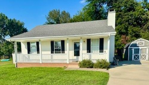 945 Crabapple Ln, Clarksville, TN, 37040-2858 | Card Image