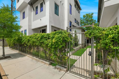 unit-301-825 N Saint Marys St, San Antonio, TX, 78205-1358 | Card Image