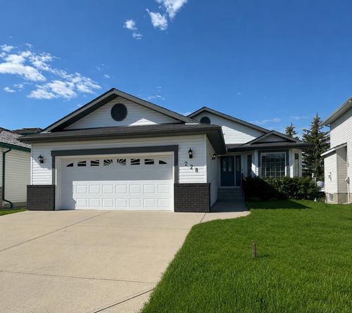 228 Woodside Cres Nw, Airdrie, AB, T4B2G8 | Card Image