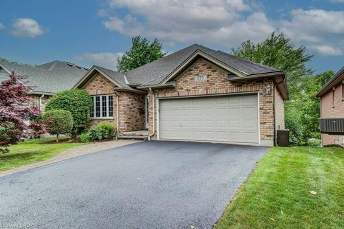 670 Salzburg Dr, Waterloo, ON, N2V2N8 | Card Image