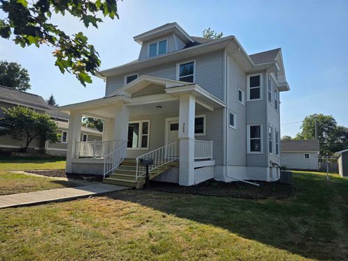 305 Broad St, Reinbeck, IA, 50669-1103 | Card Image