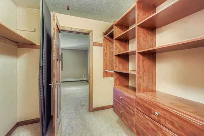 Walk-in California Closet helps keep you organized! | Image 6
