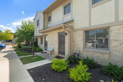 42-1923 Noble Run Way, Columbus, OH, 43229-7012 | Card Image