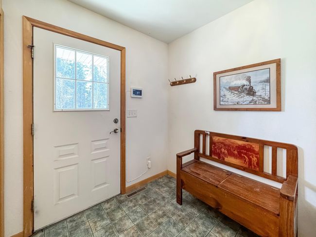 Front Entry | Image 34