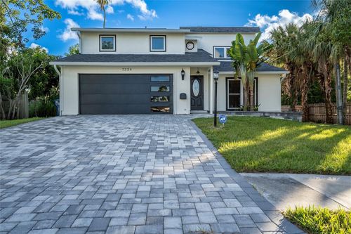 7324 Phillips St, SARASOTA, FL, 34243-1424 | Card Image