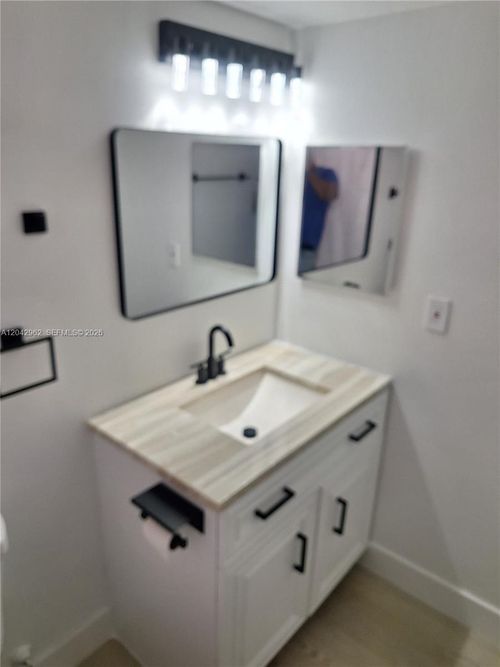 335-16950 W Dixie Hwy, North Miami Beach, FL, 33160-3777 | Card Image