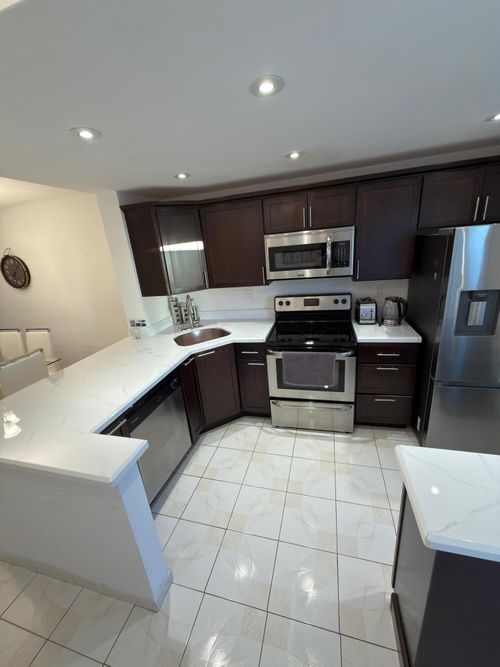 201-450 Paradise Isle Blvd, HALLANDALE BEACH, FL, 33009-5896 | Card Image