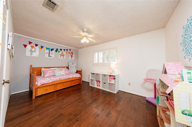 In the back bedroom you have more space if needed for bigger furniture. | Image 21
