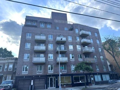 5e-3226 Union St, Flushing, NY, 11354-3091 | Card Image
